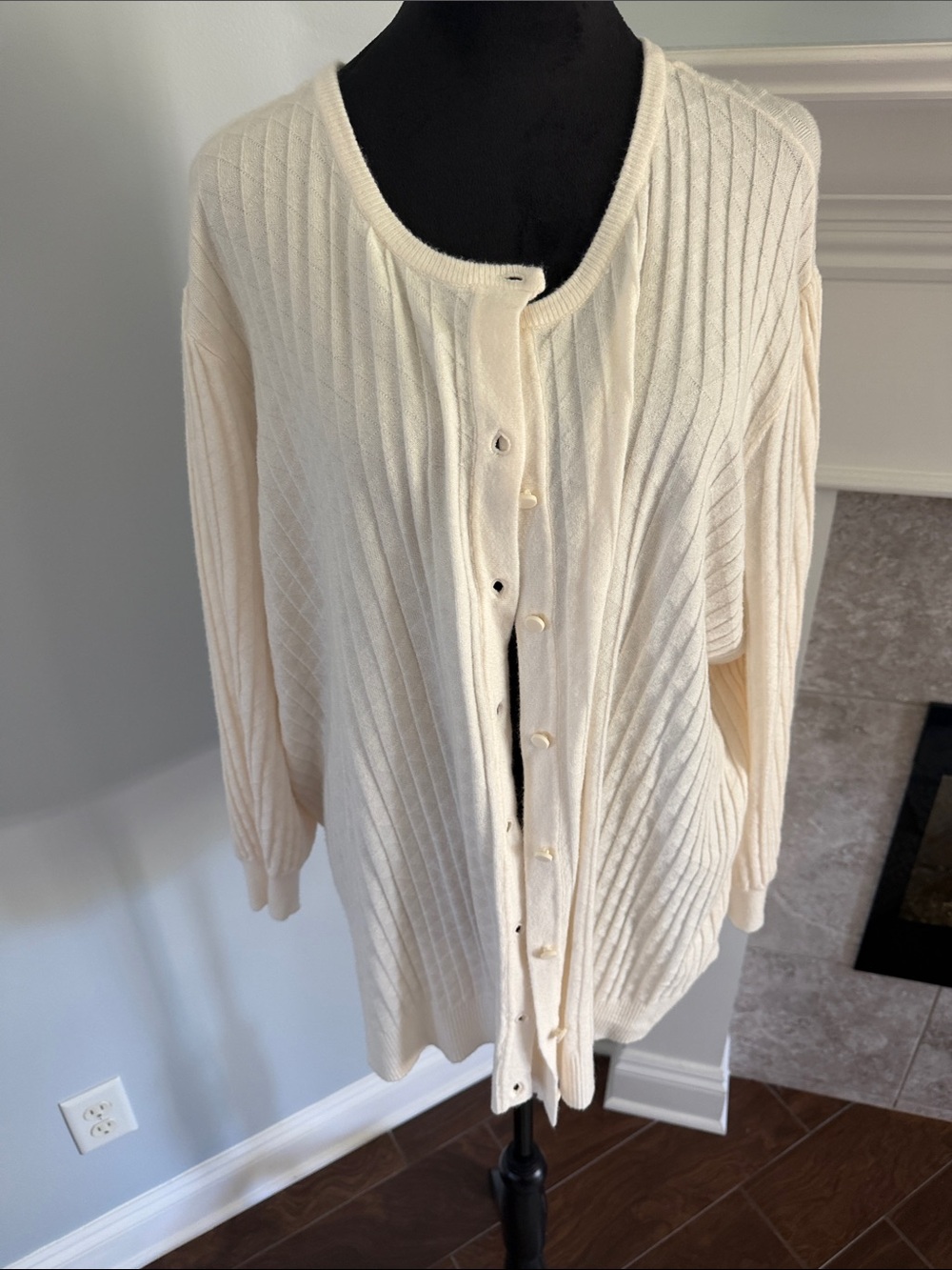 Women's Cream Ribbed Button-Front Cardigan Sweater